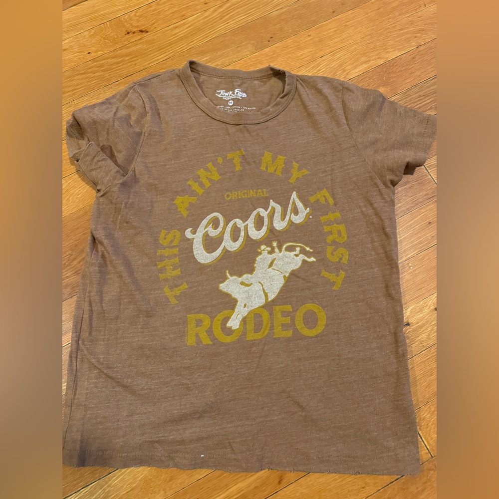 Junk Food Baby Tee shirt M Brown Coors Graphic T-Shirt cowboy 🤠 Revolve